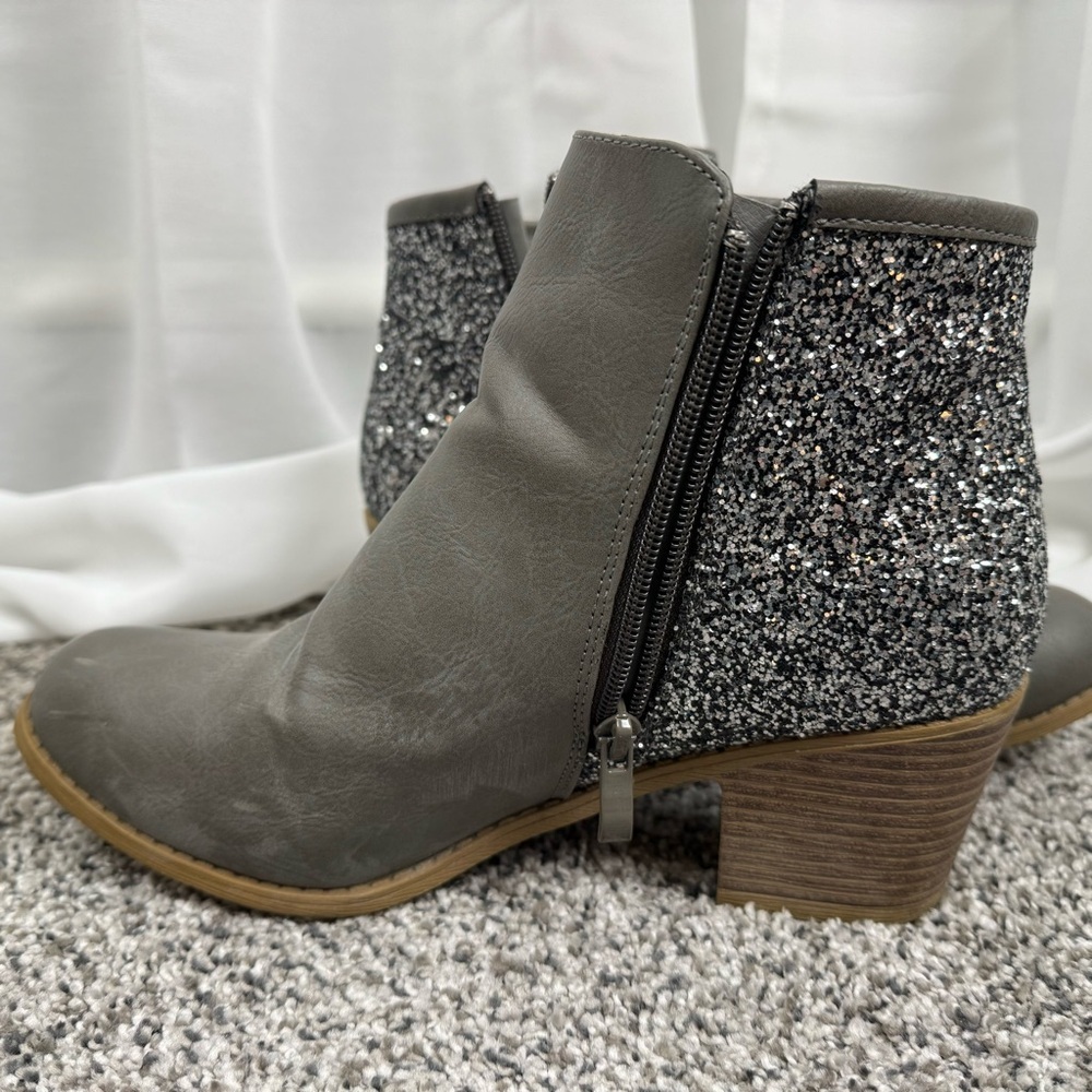 Sparkle Boots Size 9 - Picture 5 of 12